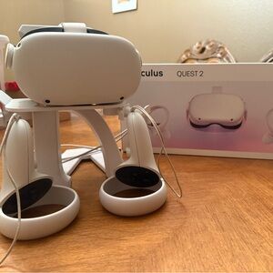 Oculus Quest 2 VR Headset with stand